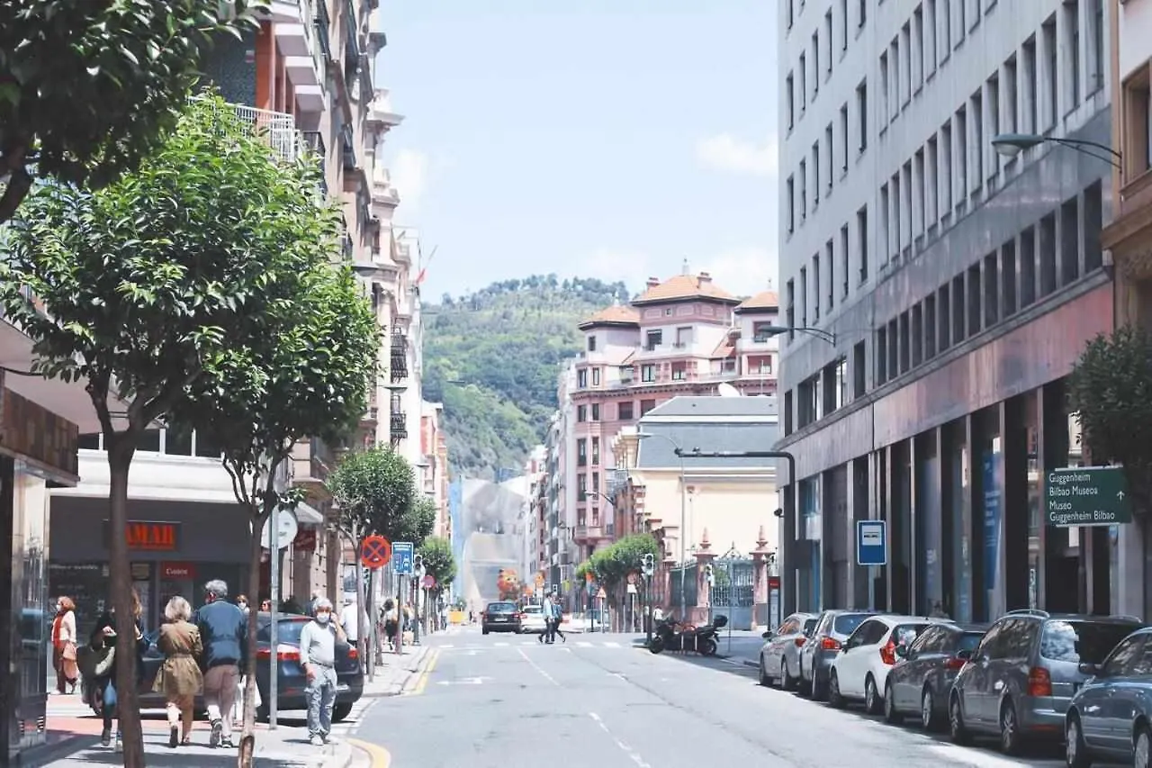 Homeloving Apartment Bilbao Centre With Parking Spagna